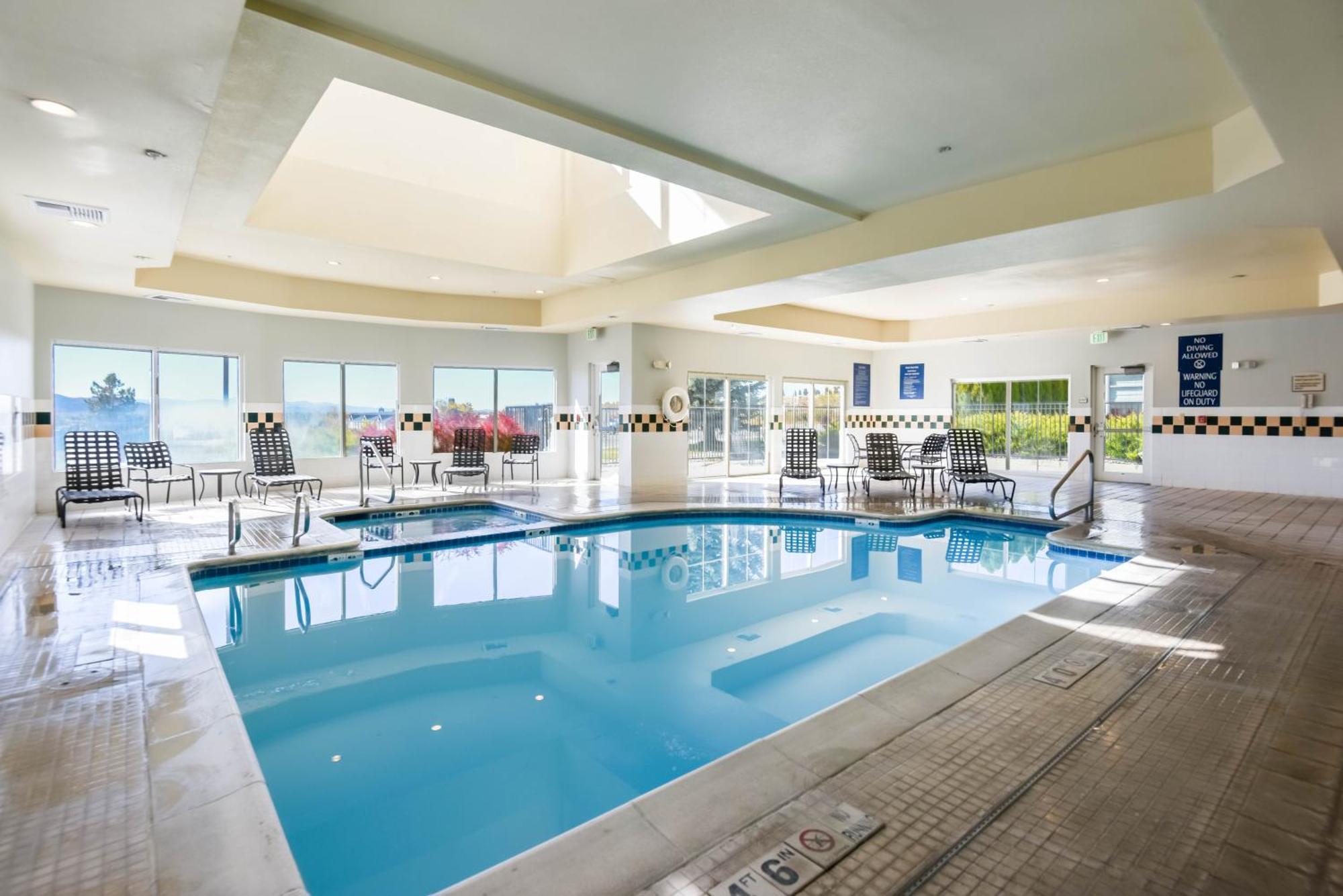Shutters Hotel Елко Екстериор снимка